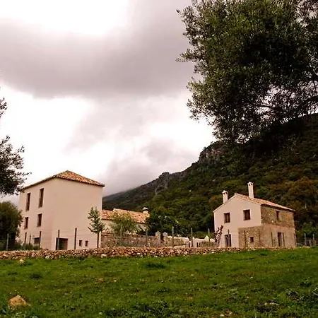 Hotel El Vihuelo 3*